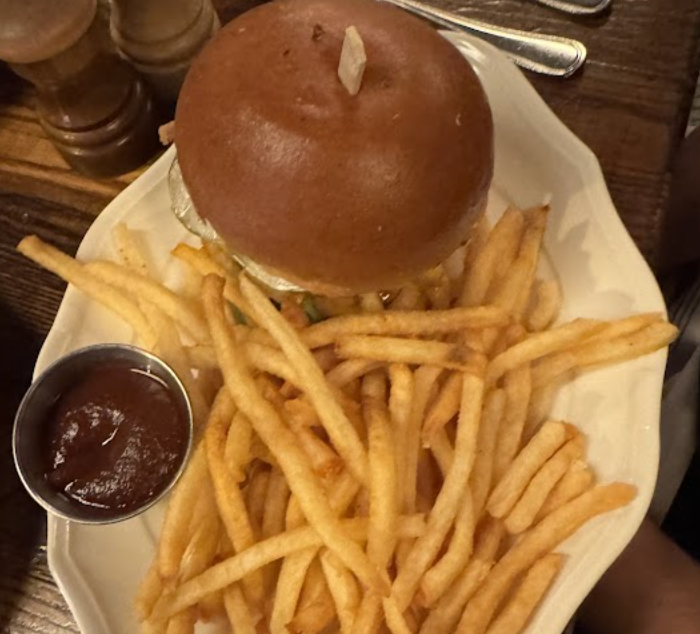 The Smith signature dishes Grilled Chicken Sandwich
The Smith Burger
Rigatoni Alla Vodka